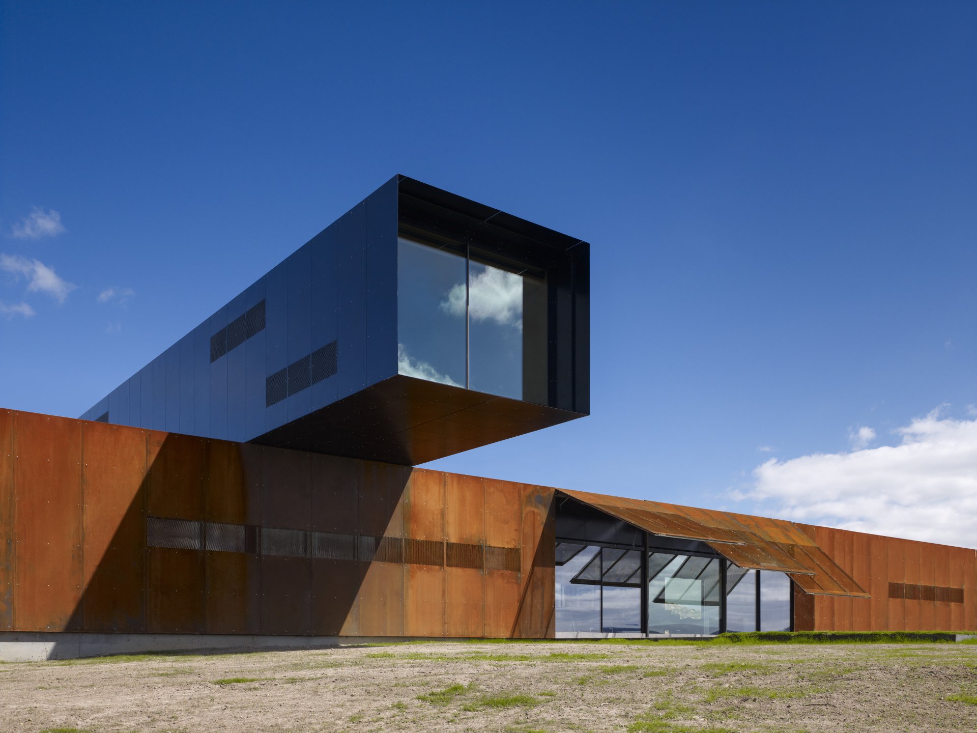 View Hill House + Vineyard