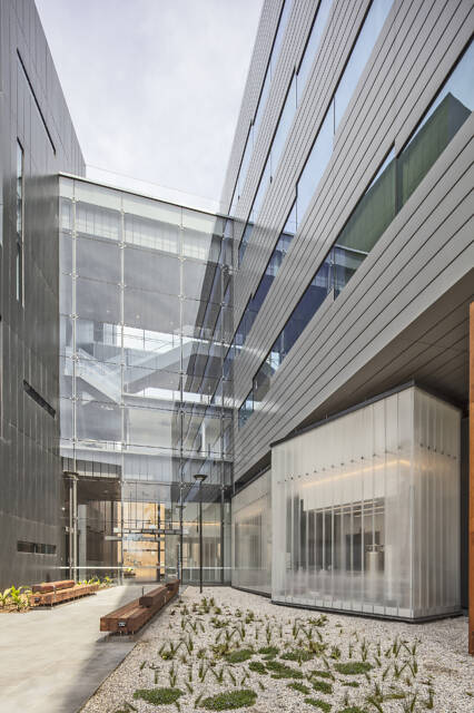 Molecular Horizons, University of Wollongong
