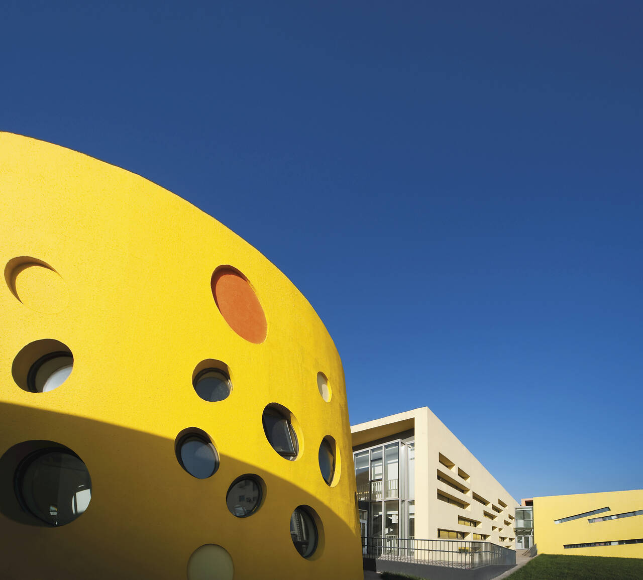 Sunshine 100, International New Town