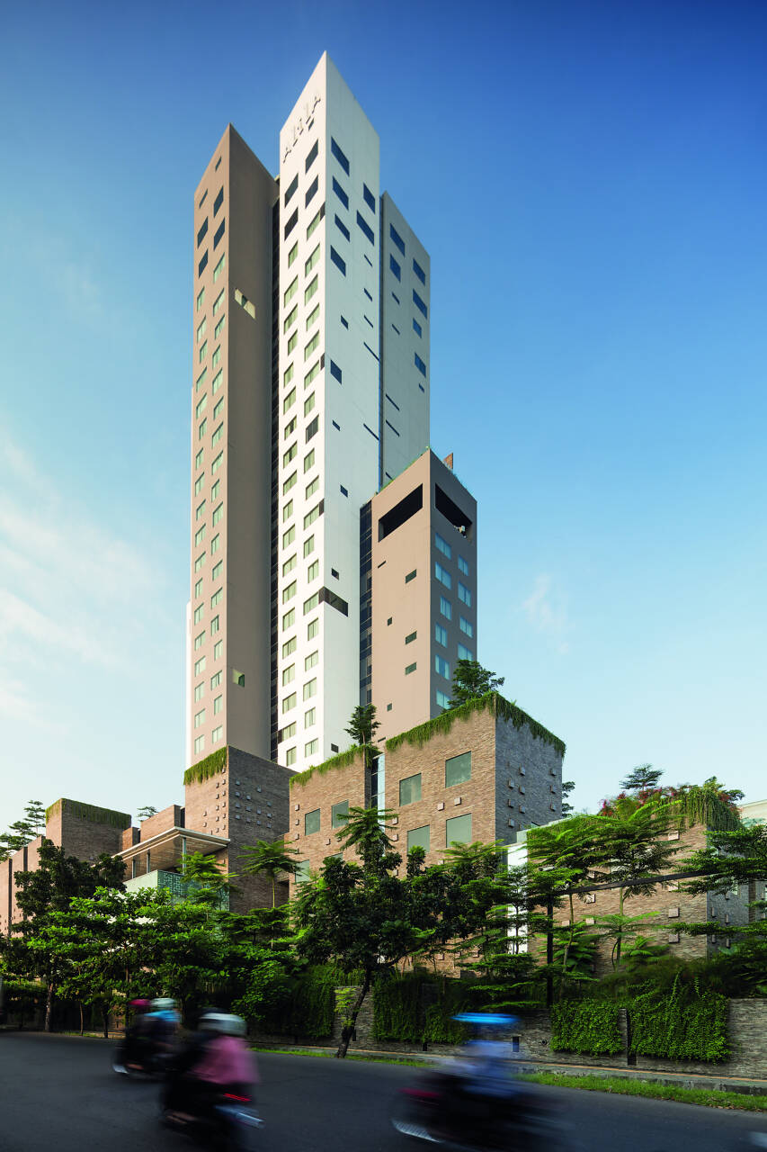 Alila, Solo